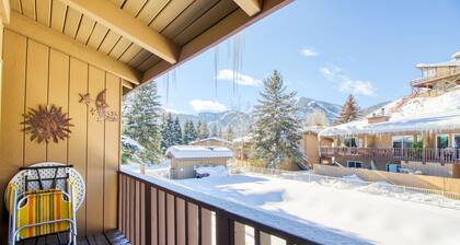 Cozy Mountain Abode with WiFi, Pool, & Perfect Location Near Downtown Ketchum