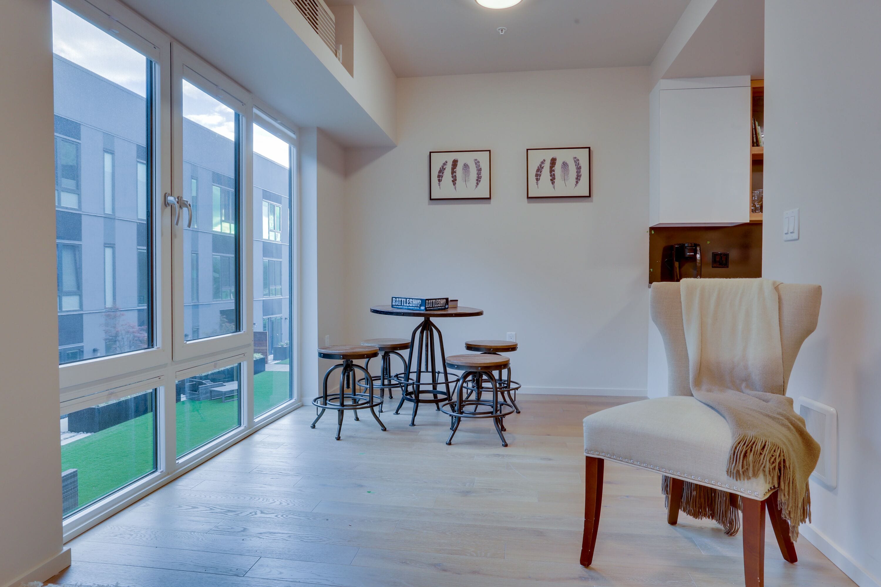 Modern Q21 Condo with Unbeatable Location - Pedestrian Paradise