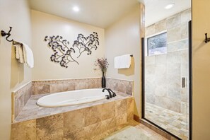 Combined shower/bathtub, jetted bath, hair dryer, towels - Lofty Fox Villa: Magnificent Views - Hot Tub. (Breckenridge)