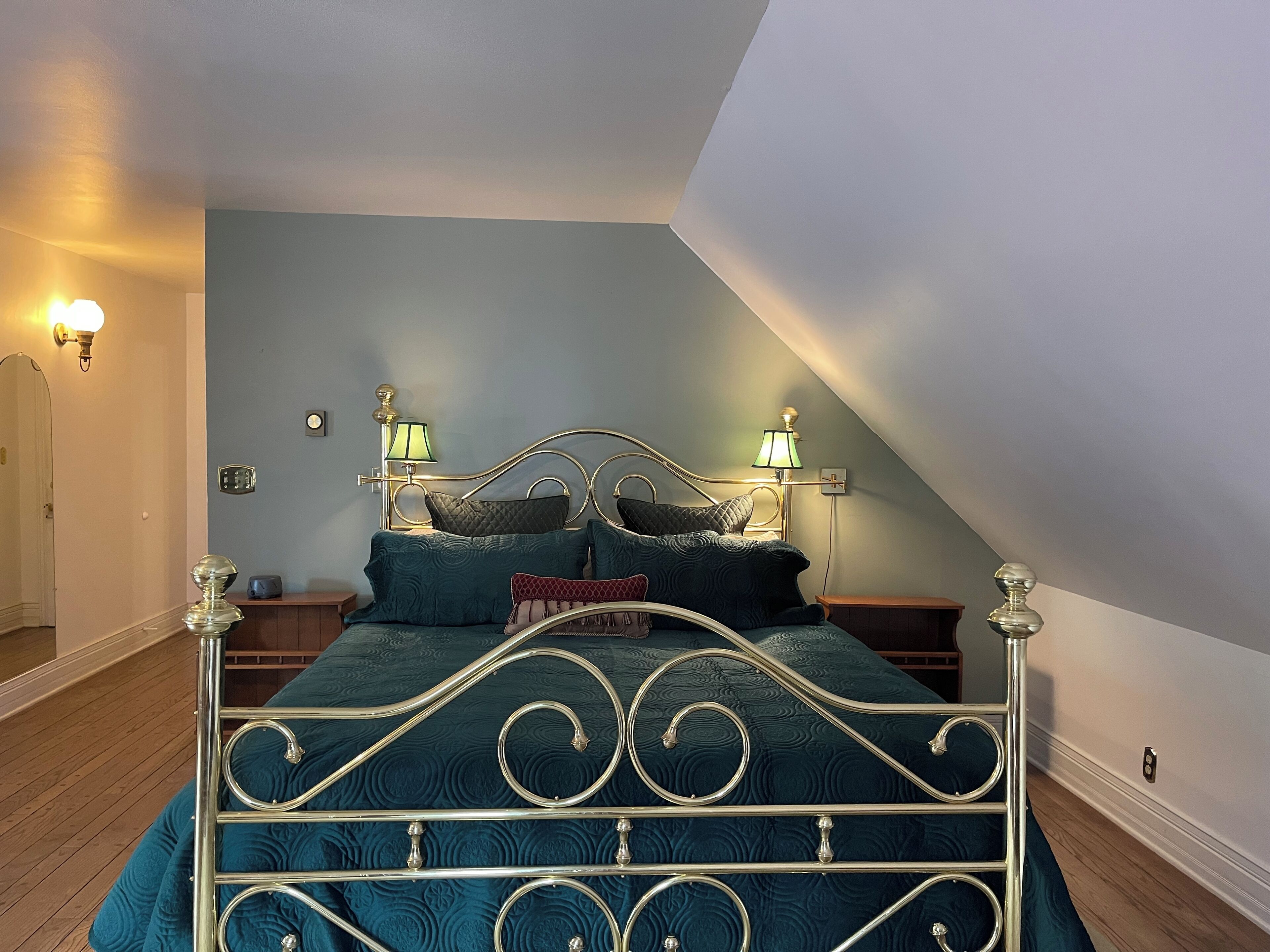 6 soverom, strykejern/-brett, wi-fi (inkludert) og sengetøy