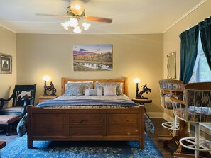 6 bedrooms, iron/ironing board, WiFi, bed sheets