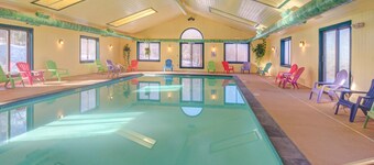 Ski-In/Ski-Out Condo w/ Pool & Seasonal Hot Tubs - Golf & Tennis Nearby