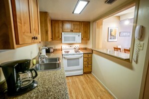 Fridge, microwave, stovetop, dishwasher - Columbine North Star Condo: Close To Everything (Breckenridge)