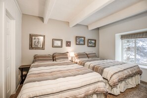 1 bedroom, iron/ironing board, internet, bed sheets