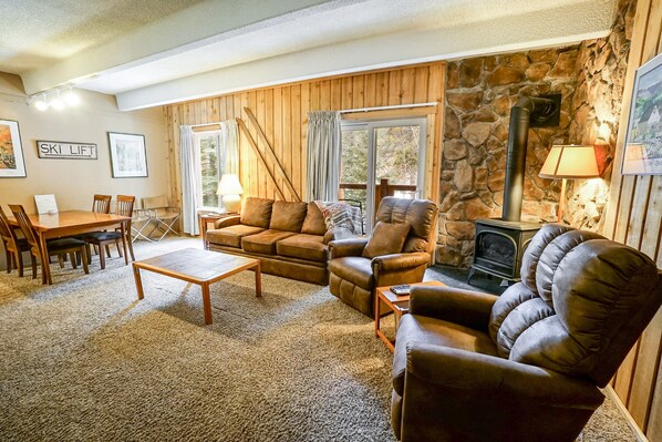 TV, fireplace, DVD player