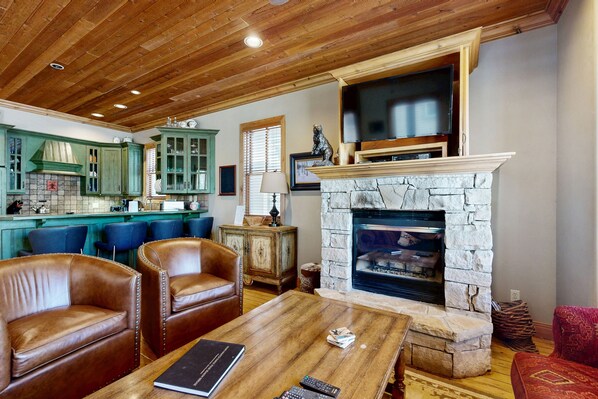 TV, fireplace, DVD player, stereo