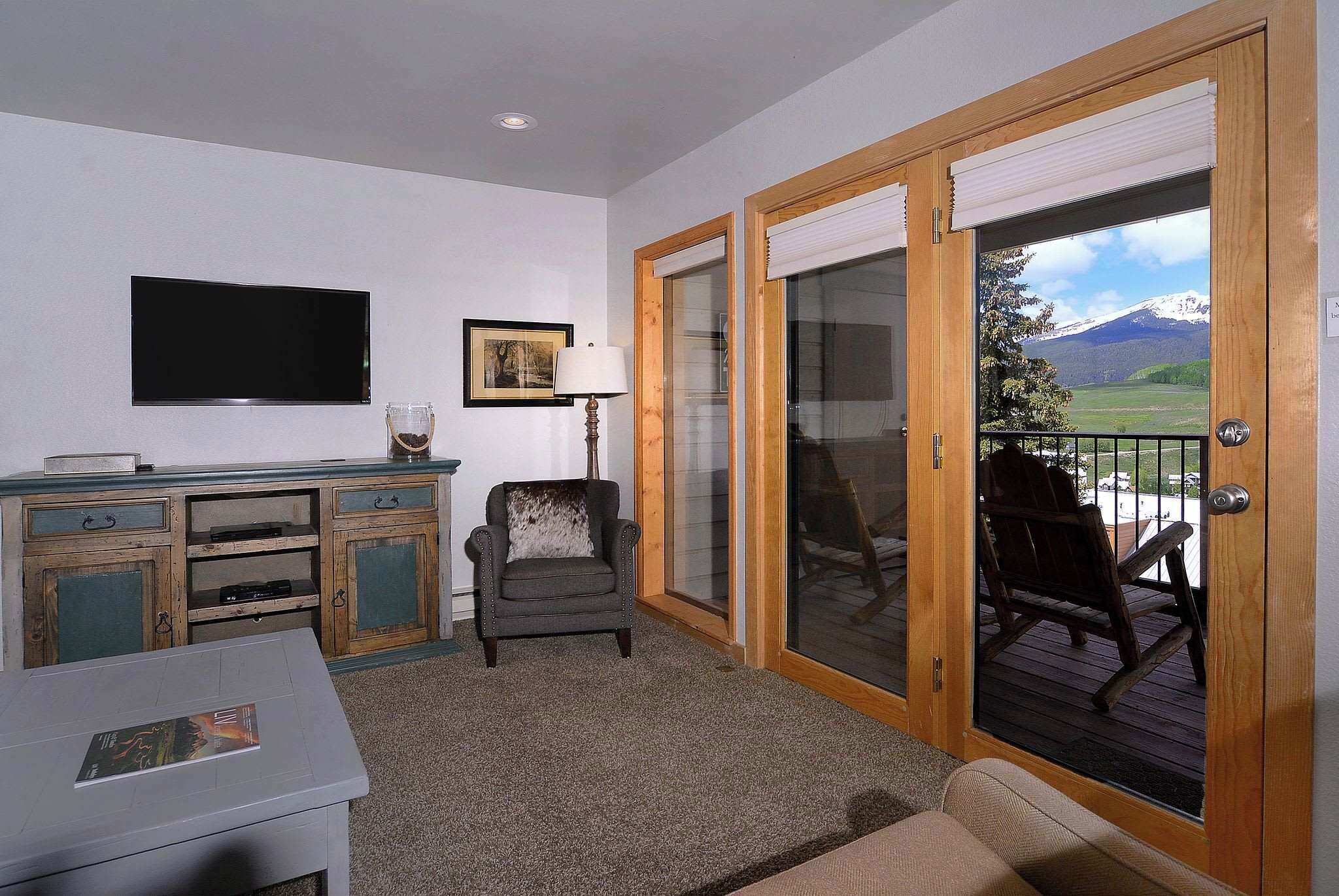 Fernseher, Kamin, DVD-Player, Arbeitsbereiche
