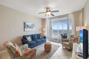 TV, DVD player - Lighthouse 410 by Liquid Life (Gulf Shores)