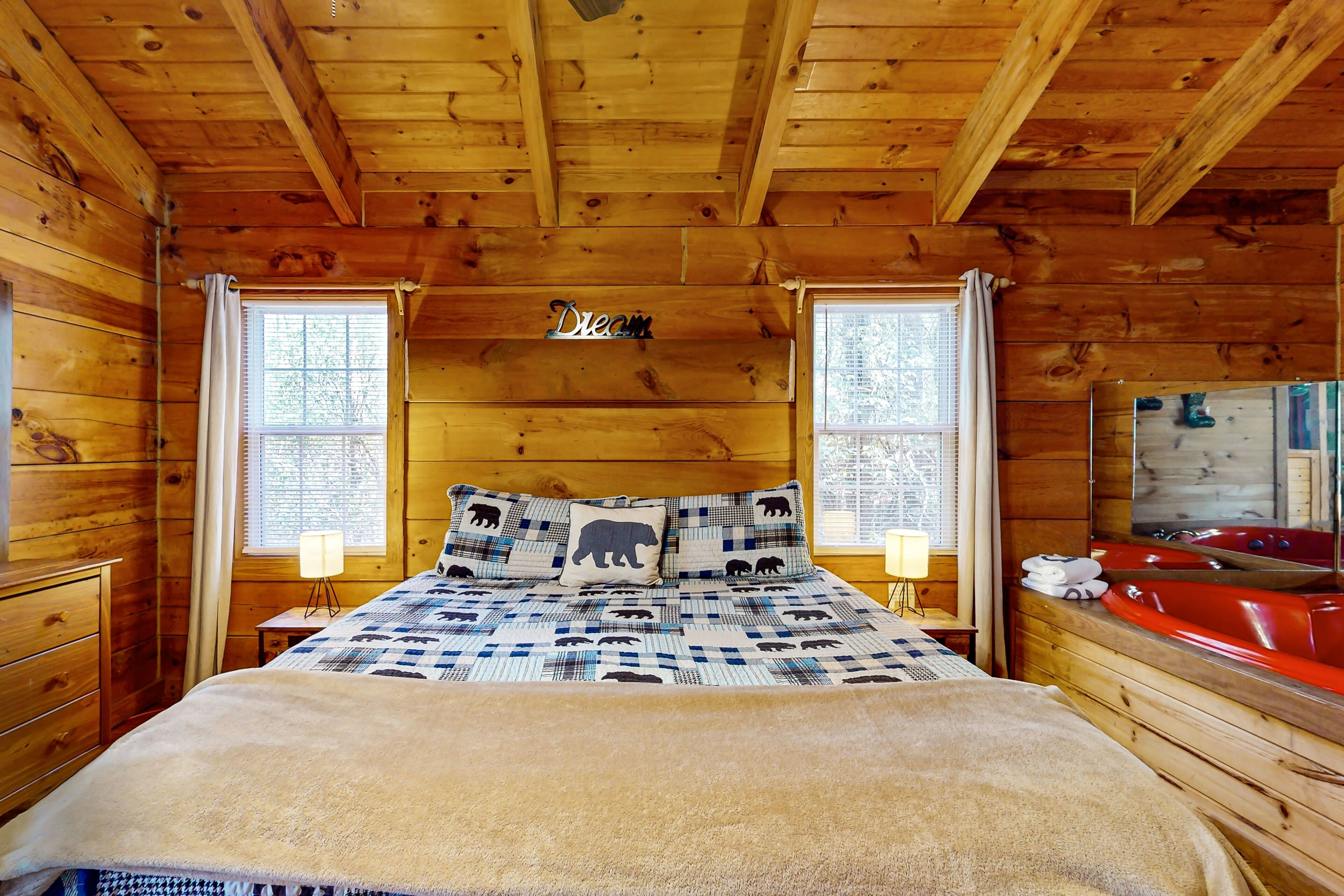 1 bedroom, iron/ironing board, internet, bed sheets