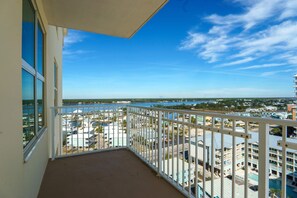 Unclassified image, 4 of 40, button