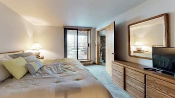 2 bedrooms, iron/ironing board, internet, bed sheets