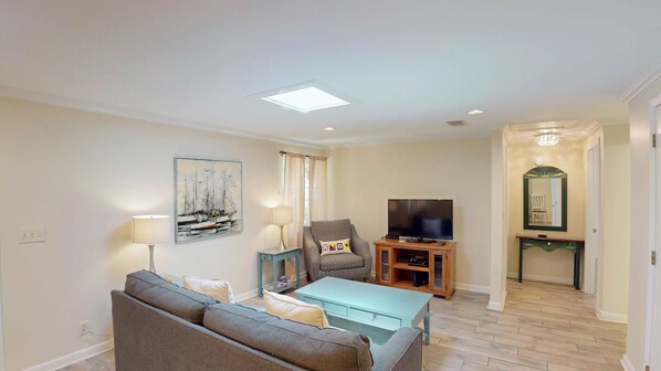 Smart TV, DVD player