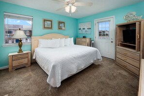 2 makuuhuonetta, silitysrauta/-lauta, ilmainen Wi-Fi, vuodevaatteet