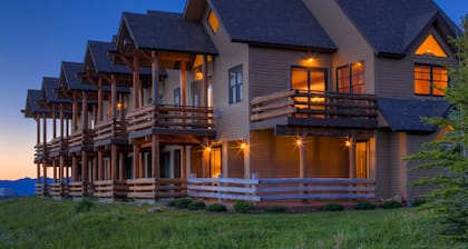 Ski-In/Ski-Out Townhouse with Outdoor Hot Tub, Access to Big Sky Resort