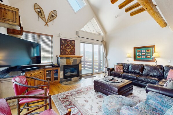 TV, fireplace, DVD player, stereo