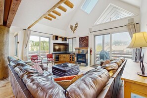 TV, fireplace, DVD player, stereo