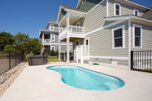Pool - Turtles & Tanlines: Private Pool, Hot Tub, Currituck Club Amenities (Corolla)