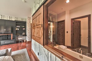 Unclassified image, 5 of 41, button