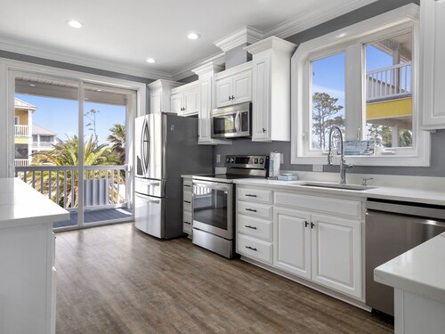 Gulf-front, upeat näkymät, oma uima-allas, palo kuoppaan