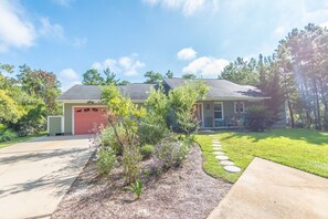 Exterior - Good Times - Newley Remodeled, Near Shops and Restaurants- Dune Allen Beach (Santa Rosa Beach)