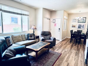 DVD player - Fortune's Edge Retreat by Mesquite Vacation Rentals: Ground Level with 2 Car Garage and $510 in free daily activities (Mesquite)