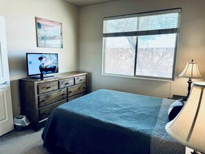 2 chambres, fer et planche à repasser, accès au Wi-Fi (inclus)