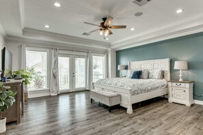 5 bedrooms, iron/ironing board, Internet, bed sheets