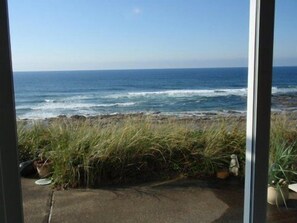 Interior - Whale watching from oceanfront home (Lincoln City)