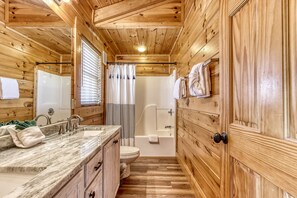 Combined shower/tub, jetted tub, towels - Cabin w/Great Mountain Views-Theater-Arcade-Hot Tub (PIGEON FORGE)