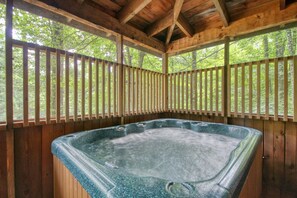 Indoor spa tub