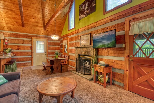 Interior - Get Your Gatlinburg Groove On! - Fun-Filled Cabin for Up to Four Guests (Gatlinburg)