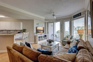 Smart TV, DVD player - 2308 SeaCrest majestic Ocean Views with coastal chic decor! (Hilton Head Island)
