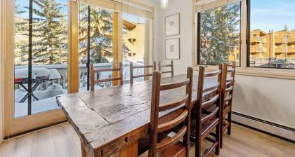Spacious Townhome w/ Private Hot Tub & Deck, Short Walk to Peru Lift!