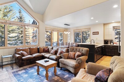 Spacious Townhome w/ Private Hot Tub & Deck, Short Walk to Peru Lift!