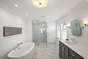 Towels - Shore Perfection: Beachfront Ovation Home, Sleeps 12, Pet-Friendly! (Cape San Blas)