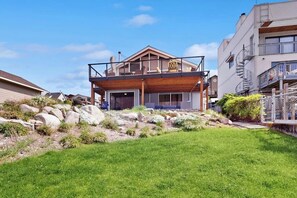 Exterior - Dog-friendly waterfront home with pool, tennis courts, & large lawn (Orondo)