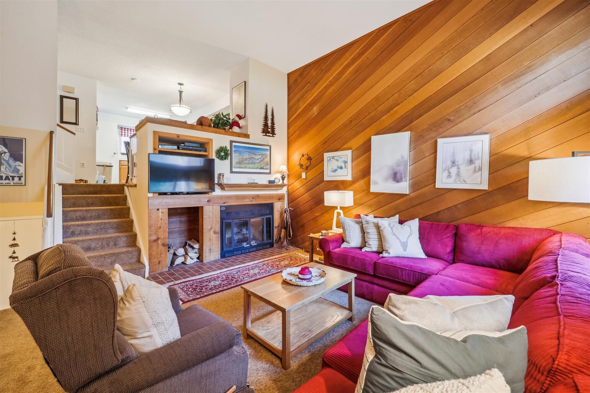 Flat-screen TV, fireplace