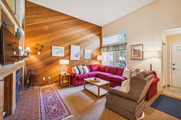 Flat-screen TV, fireplace