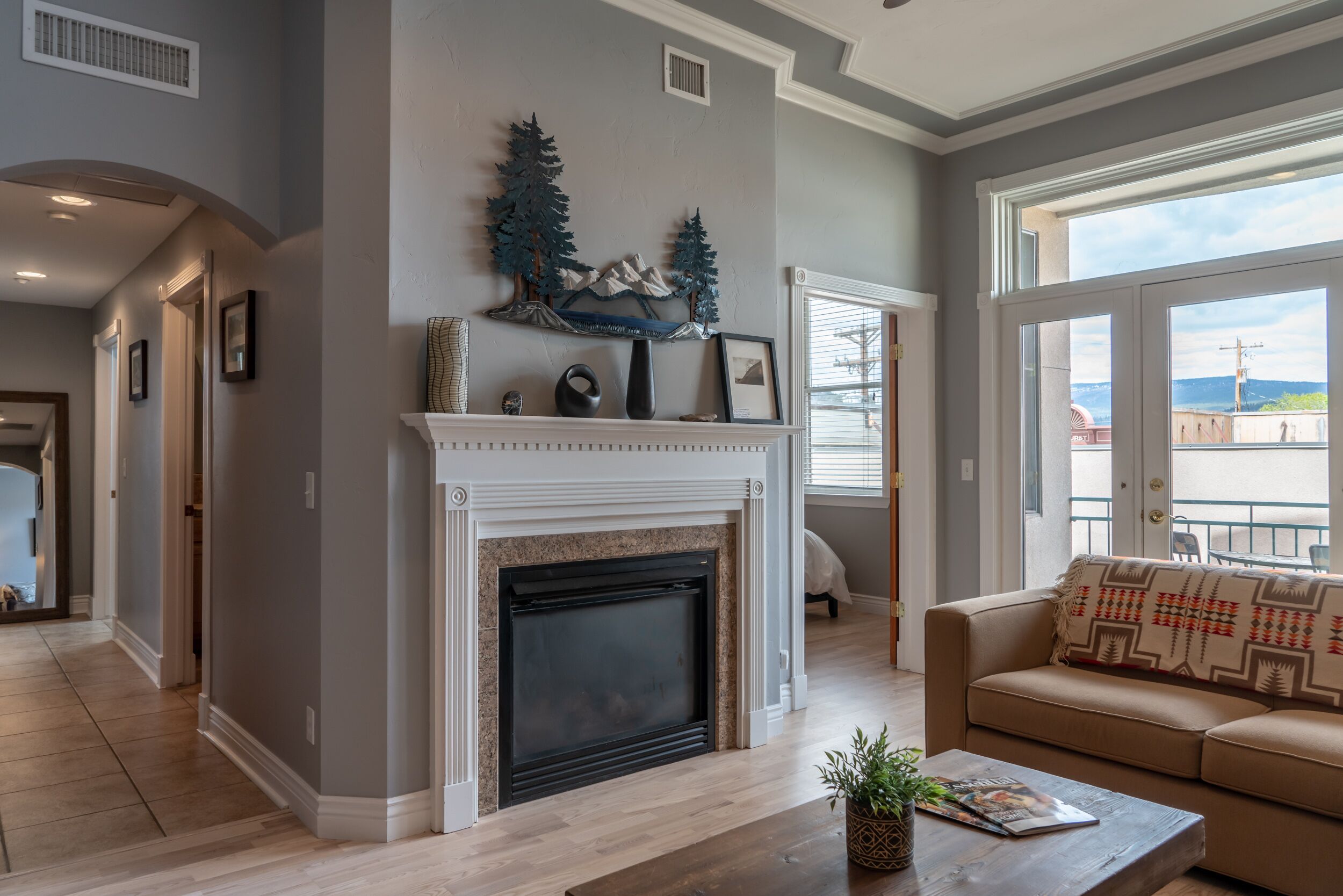 TV, fireplace, stereo