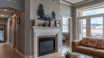 TV, fireplace, stereo