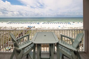 Outdoor dining - Island Princess 509 Gulf front condo (Fort Walton Beach)