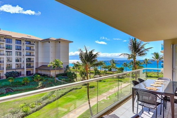 Gorgeous Ocean Views from the spacious lanai