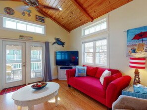 TV, stereo - Short Walk to Boardwalk, Shared Pool, Golf Cart Included, Pet Freindly (Port Aransas)