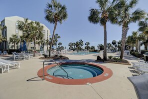 Pool - 310 Shorewood | Oceanfront 2 Bdrm | On-site Pool & Hot Tub | Permit #070674 (Hilton Head Island)
