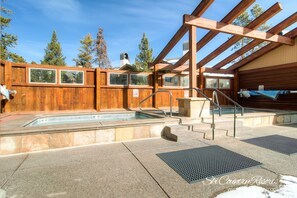 Beheizter Pool