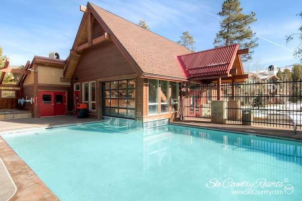 Et oppvarmet basseng