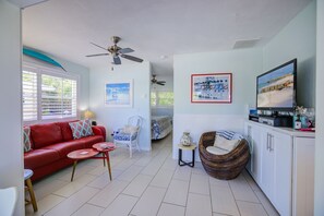 TV, DVD player - White Caps #7 one bedroom beach view cottage, Sanibel island vacation rental (Sanibel)