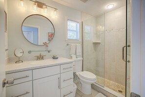 Shower, hair dryer, towels