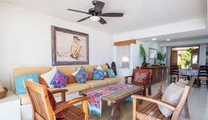 Smart TV, reproductor de DVD y libros 