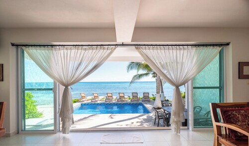 Spacious Beachfront Living on Akumal Bay